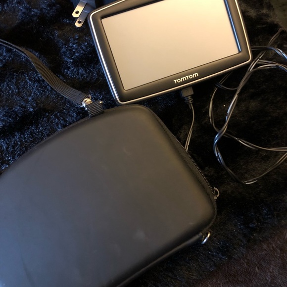 Tom Tom With Case - Picture 1 of 2